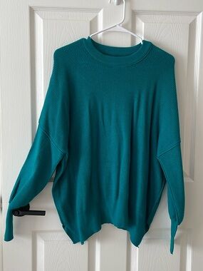 Oversized ribbed crewneck sweater